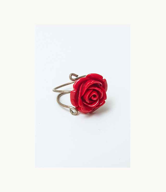 εικόνα δαχτυλιδιού με κόκκινο τριαντάφυλλο