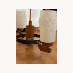 Φωτιστικό με Ξύλινες Λεπτομέρειες